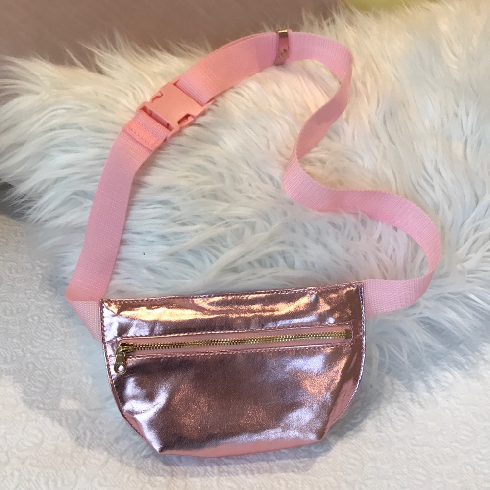 NWOT Bando Shiny Pink Fanny Pack
